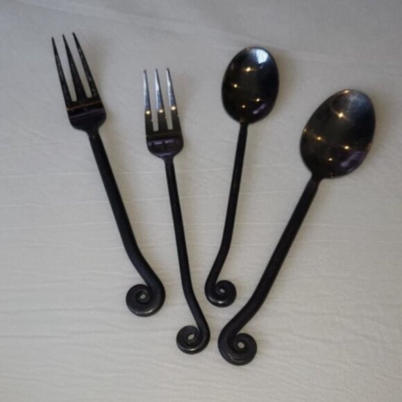 Gourmet Settings Flatware Set of 8 Utensils Fork Salad Fork Spoon Teaspoon - Picture 2 of 6